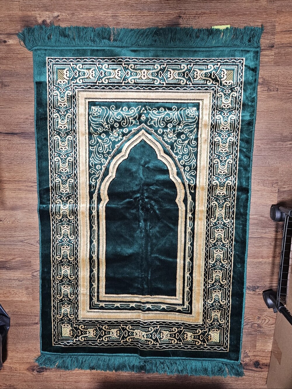 Islamic Prayer Mat Suitable for Home Prayer